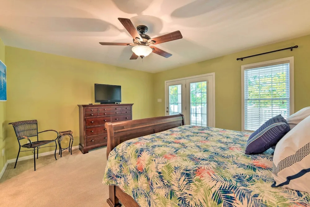 Lake Norman Retreat w/ Dock ~ 1 Mi to Marina!