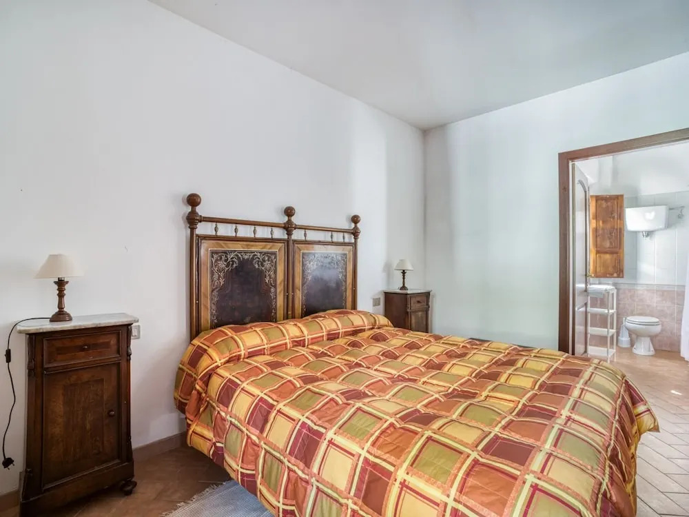 Mansion in Citerna With Pool & Garden