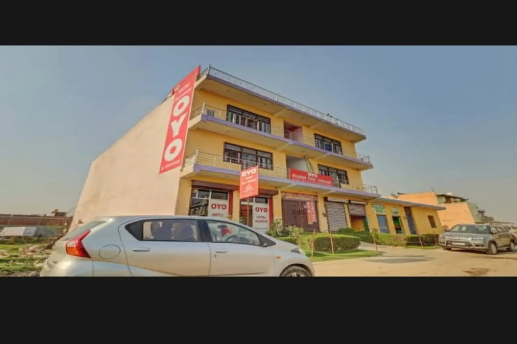 POP 84421 Hotel Hometown