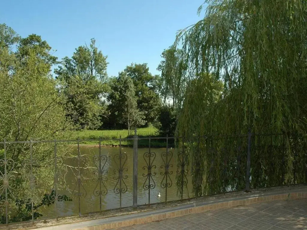 Gîte de charme XVIIe siècle avec jardin clos, balnéo, terrasse panoramique et WIFI près du Château de Villandry - FR-1-381-471