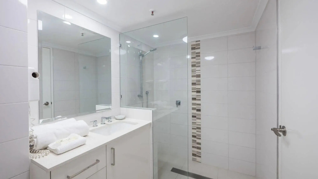 Aegean Apartments Surfers Paradise