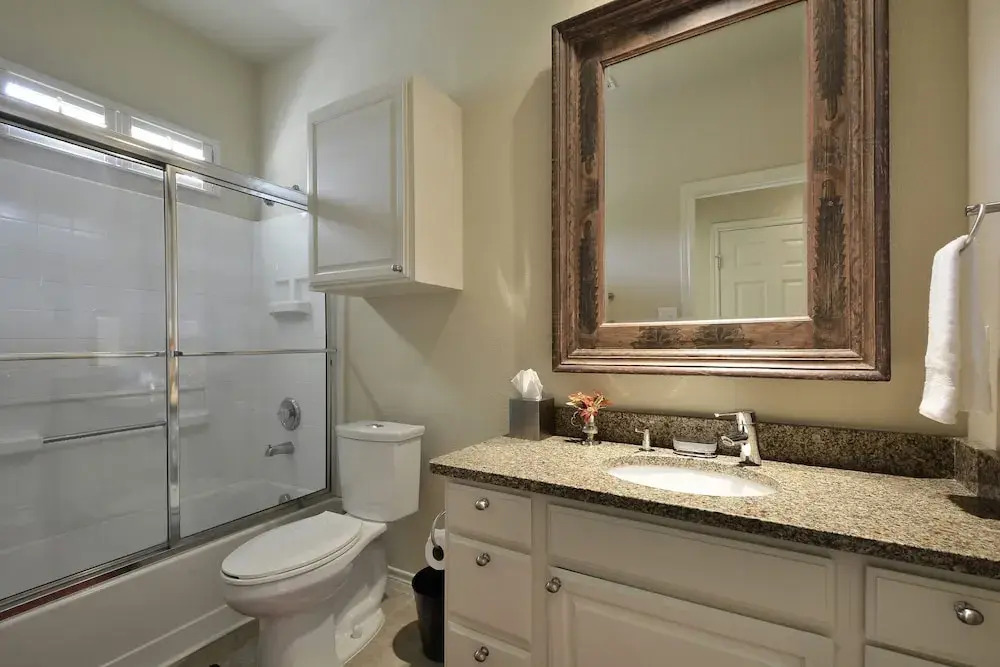 4BR 2BA Cottage at Lake Austin by RedAwning