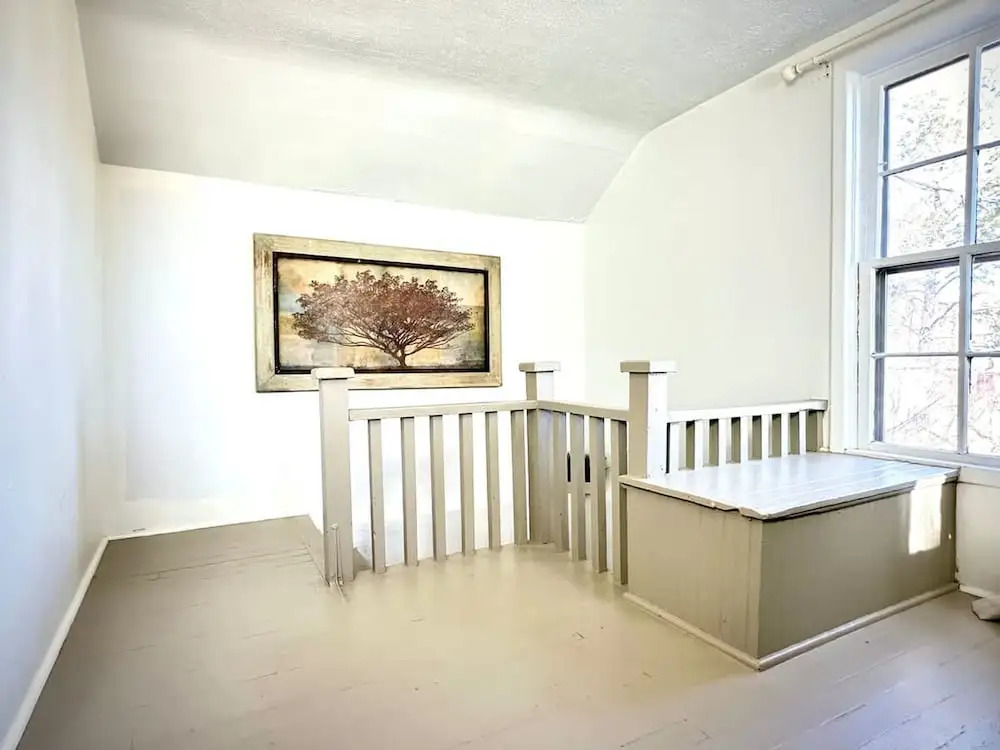 Amazing Historic 1800s Carriage House