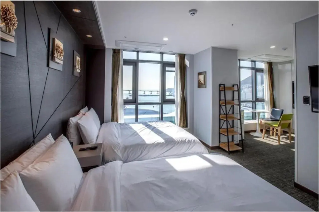 Griffinbay Hotel