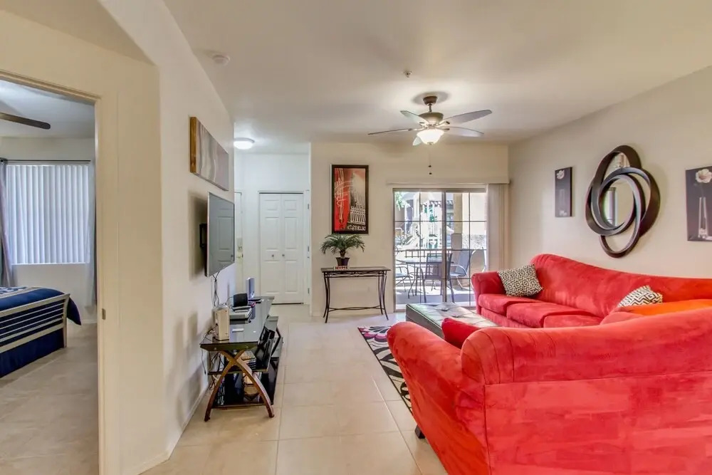 Southern #1064 - 2 Br condo by RedAwning