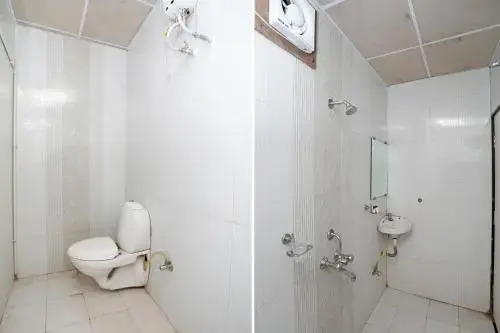 Hotel Recharge By OYO Rooms