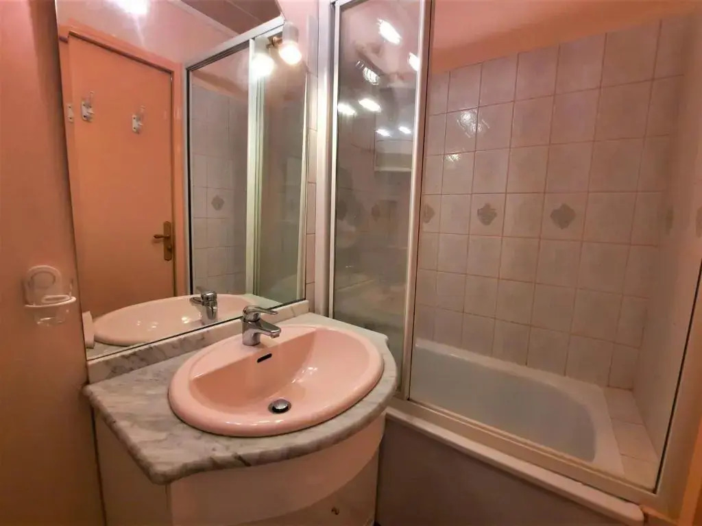 Appartement Les Menuires, 1 pièce, 3 personnes - FR-1-452-269