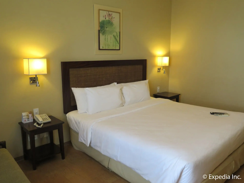 Summit Ridge Tagaytay - Newly Renovated