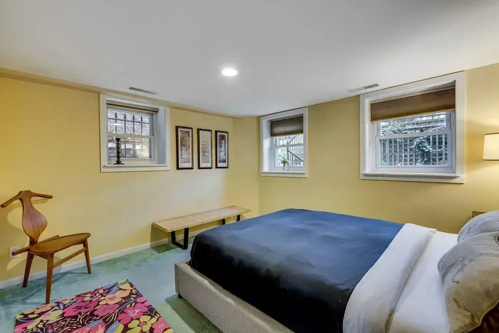 2 Cozy Bedrooms in a Hidden Wicker Park Gem! by AllSet Turnover