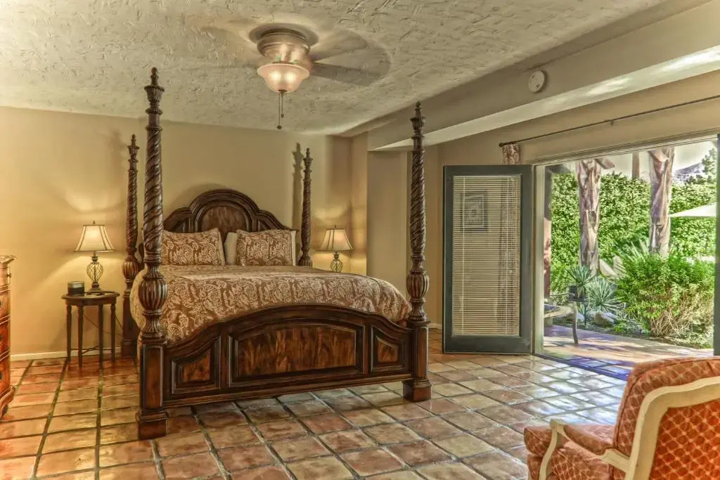 La Maison Hotel
