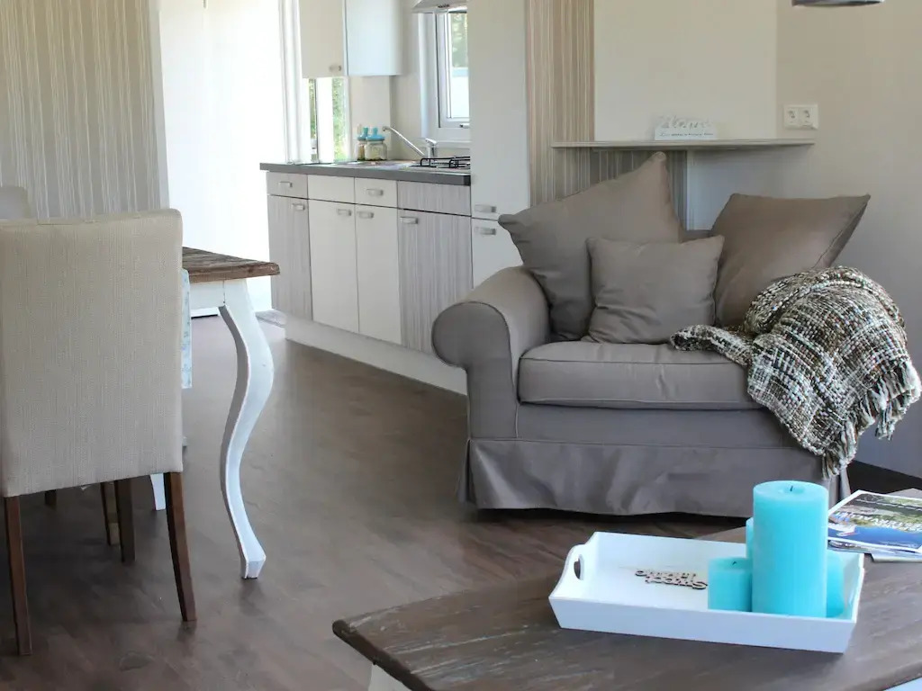 Comfortable chalet with microwave, Alkmaar at 15km