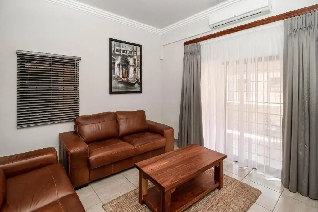 Camelot Guest House & Apartments