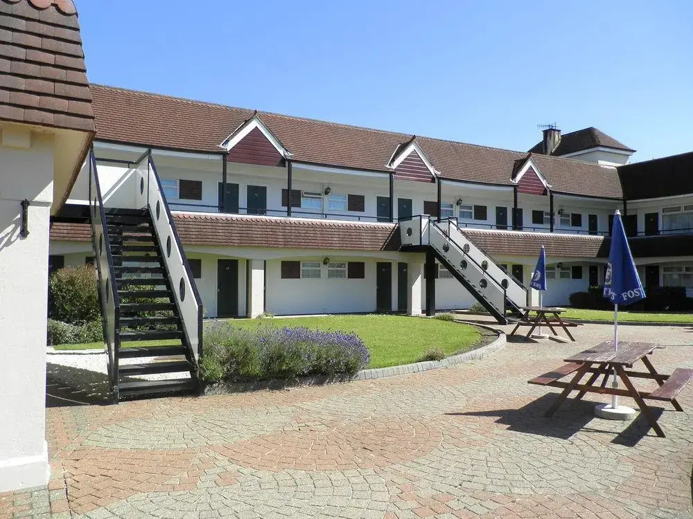 The Town & Country Lodge