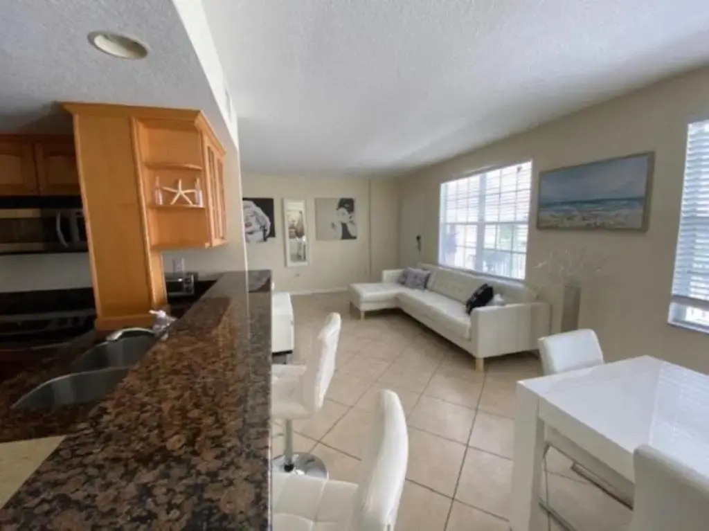 OCEANVIEW LARGE DREAM CONDO WITH 2BD/2B in CLEARWATER BEACH
