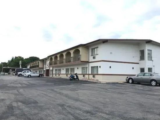 Americas Best Inn & Suites Urbana