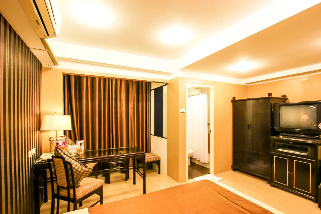 Mamba and Baan Aranya Serviced Apartment
