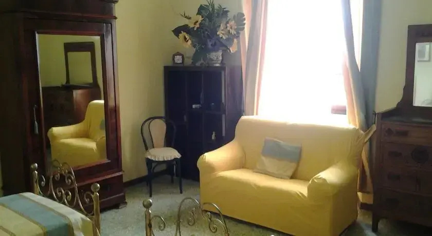 Casa Romenio