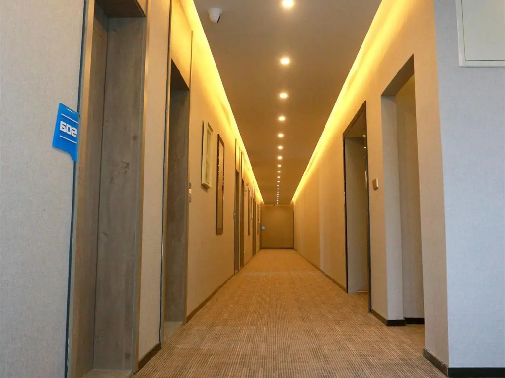 Pai Hotel Leshan Qianwei Ximen Longchi Haochi Street