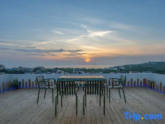 Weizhou Island Xinya Juzhu B&B (Nanwan Street Shiluokou Beach Scenic Area)