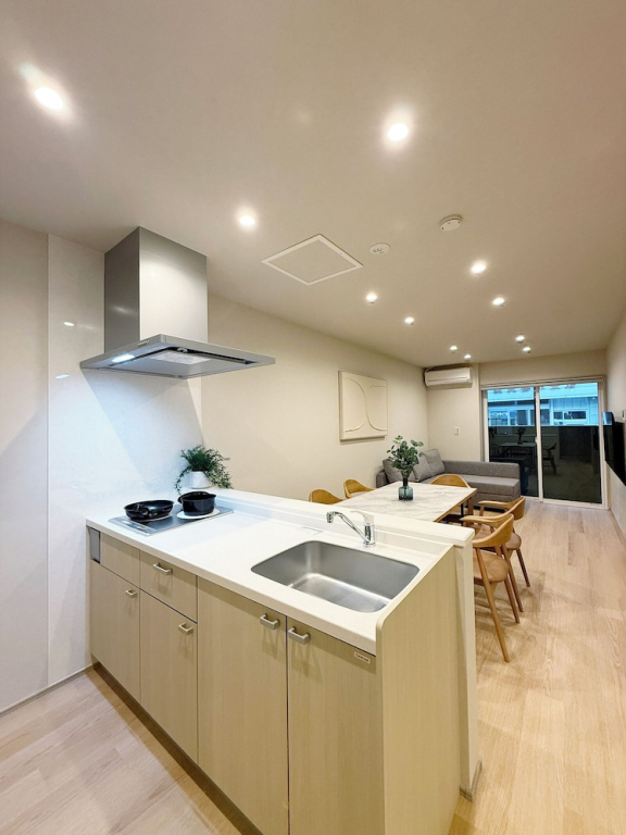 THE SAKAI SUITE by b hotel - New Spacious Apartments