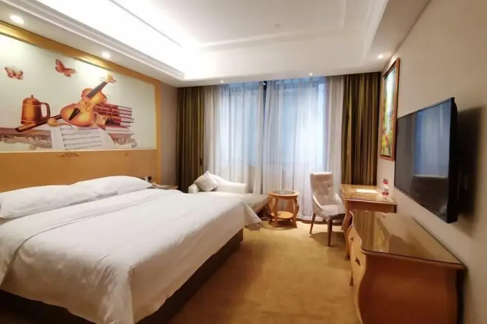 Vienna Hotel (Yizhou Sankeshu)