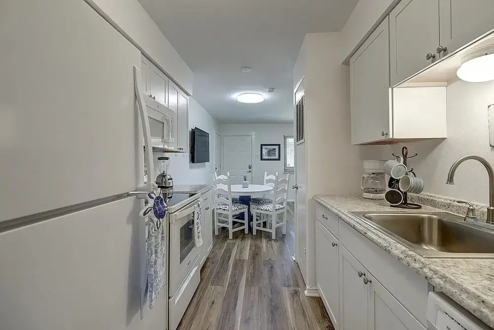 Sweet Escape 1 Bedroom Condo by Redawning