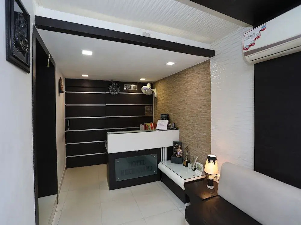 OYO Flagship 16097 Neeranand Regency Bhowanipore