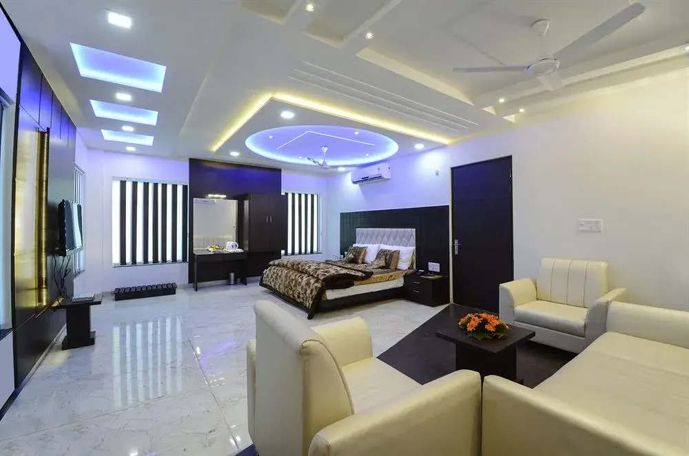 OYO 1493 Hotel Madhushrie