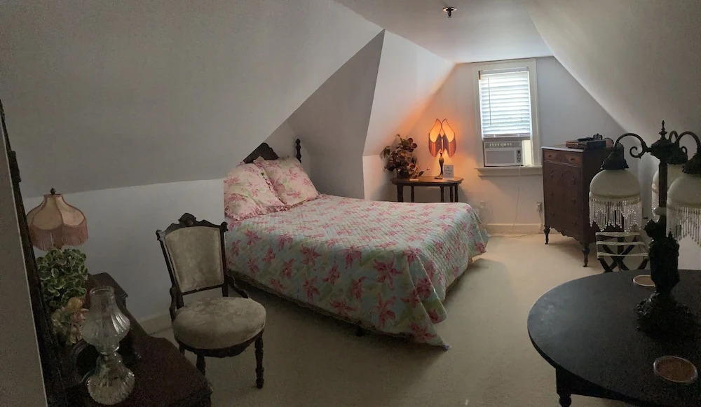 Rose House Inn