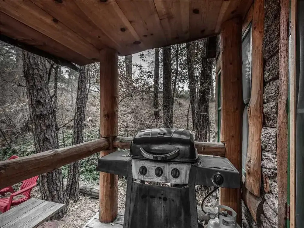 Bear Den, 3 Bedrooms, Front Porch, Midtown, Sleeps 7
