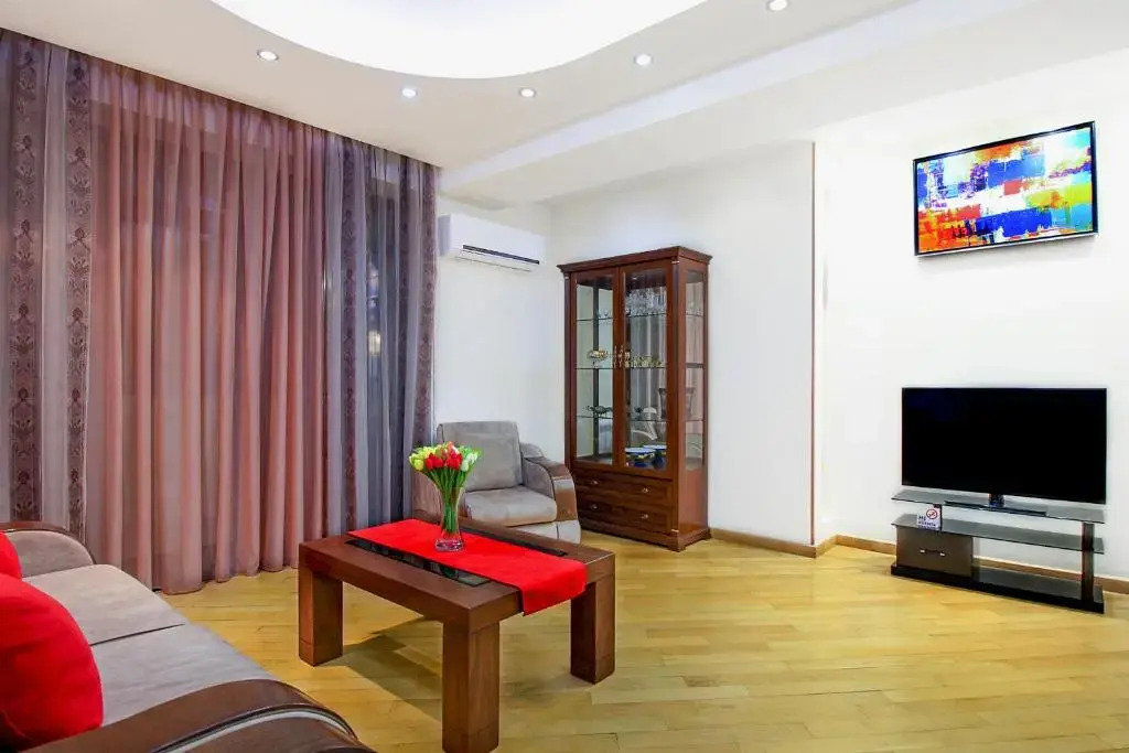 3 Bedroom Apartment near Republic Square