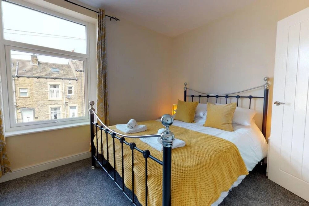 Stayzo Stylish House Accommodation in Westminster