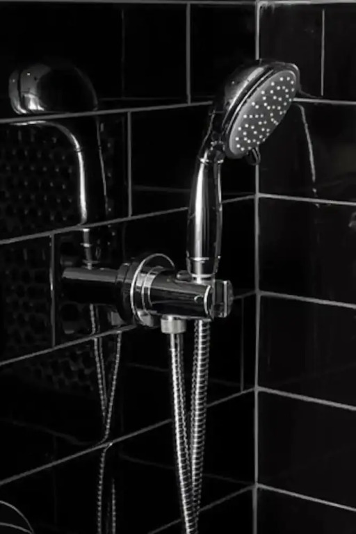 Commercial Homes - Private rooms w Shared bath downtown SFO