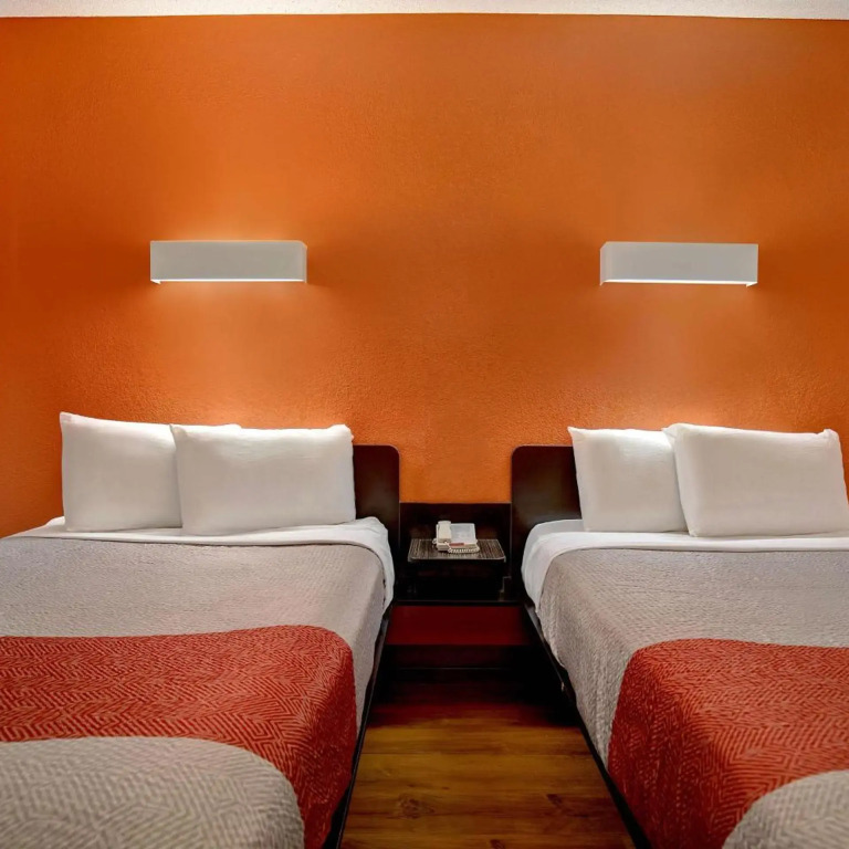 Motel 6-Gilroy, CA