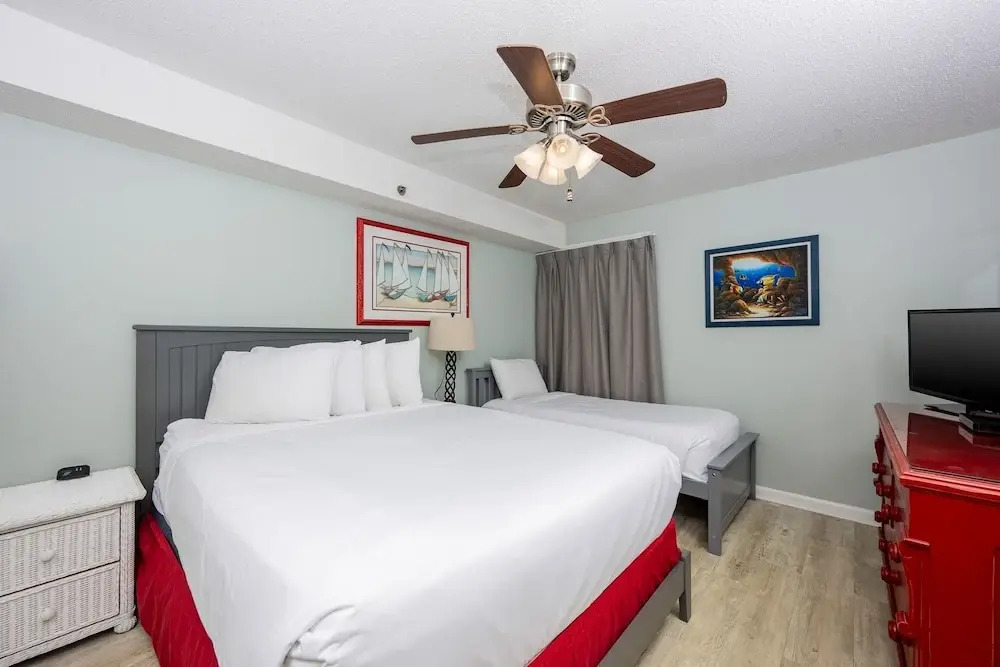 Phoenix I 1078 3 Bedroom Condo