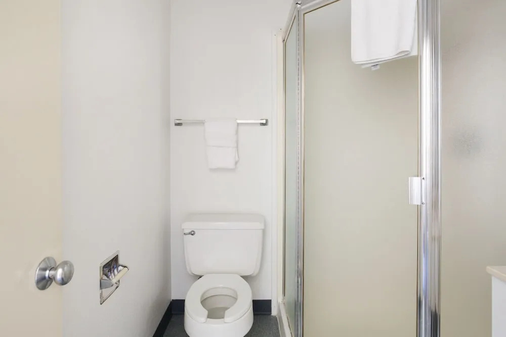 Americas Best Value Inn New Philadelphia