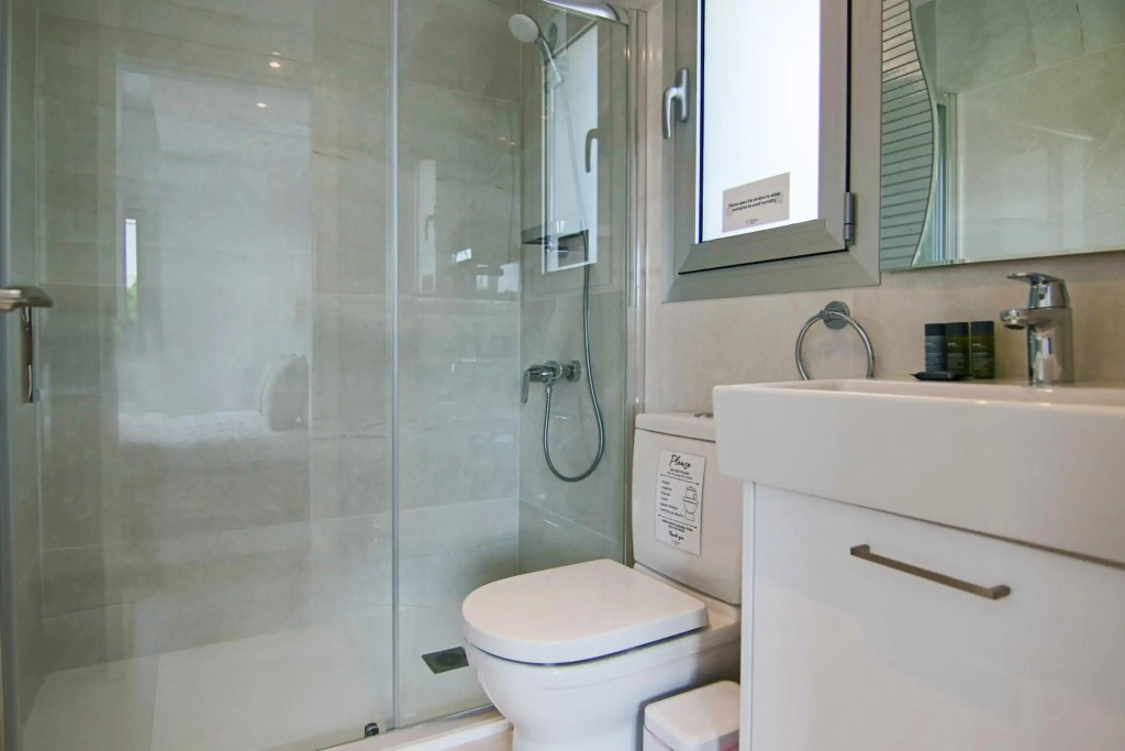 Phaedrus Living: Luxury Villa Ellison