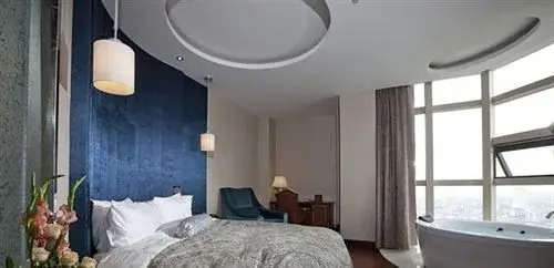 Quzhou Longyou Blue Sky Hotel