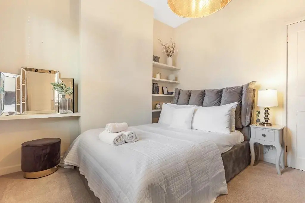 Chester City Centre Cottage, Sleeps 6 with FREE Parking