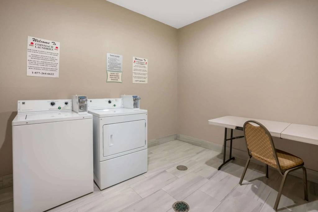 La Quinta by Wyndham Houston - Magnolia