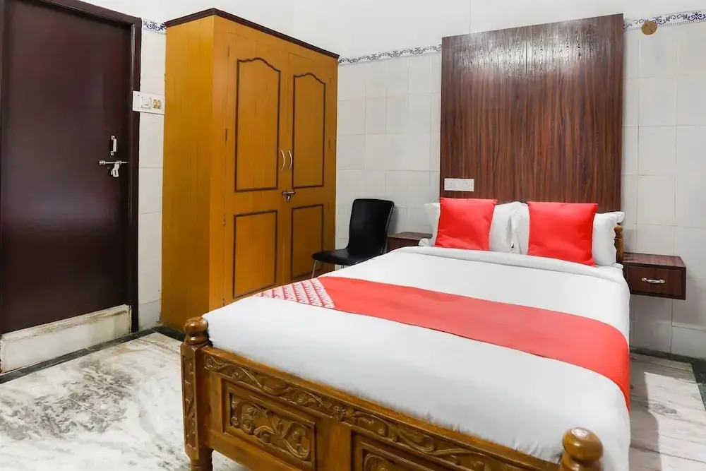 Sree Ganesh Mahal by OYO Rooms