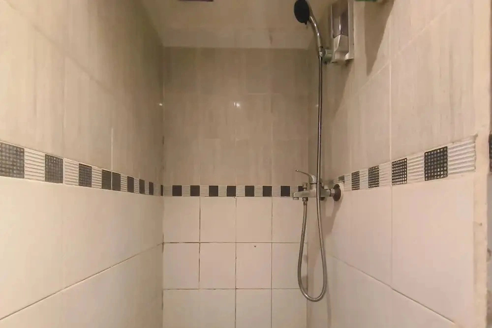 Enjoy Living 2Br Apartment At Jarrdin Cihampelas With 1 Ac In Living Room