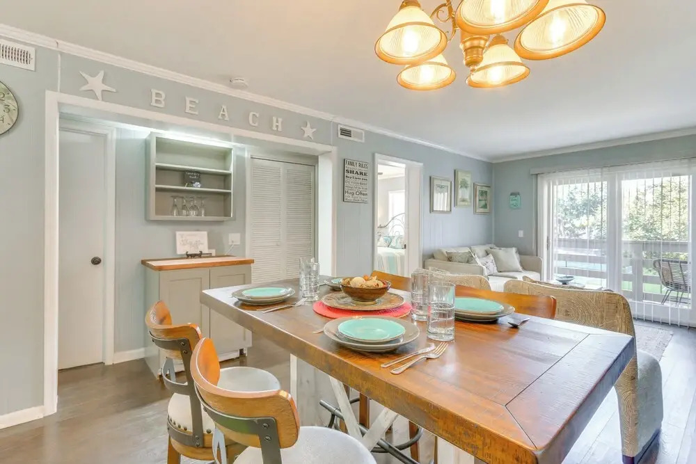 < 1 Mi to Coligny Beach Park: Condo w/ Tennis!