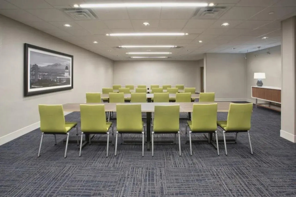 Holiday Inn Express & Suites Purcell by IHG