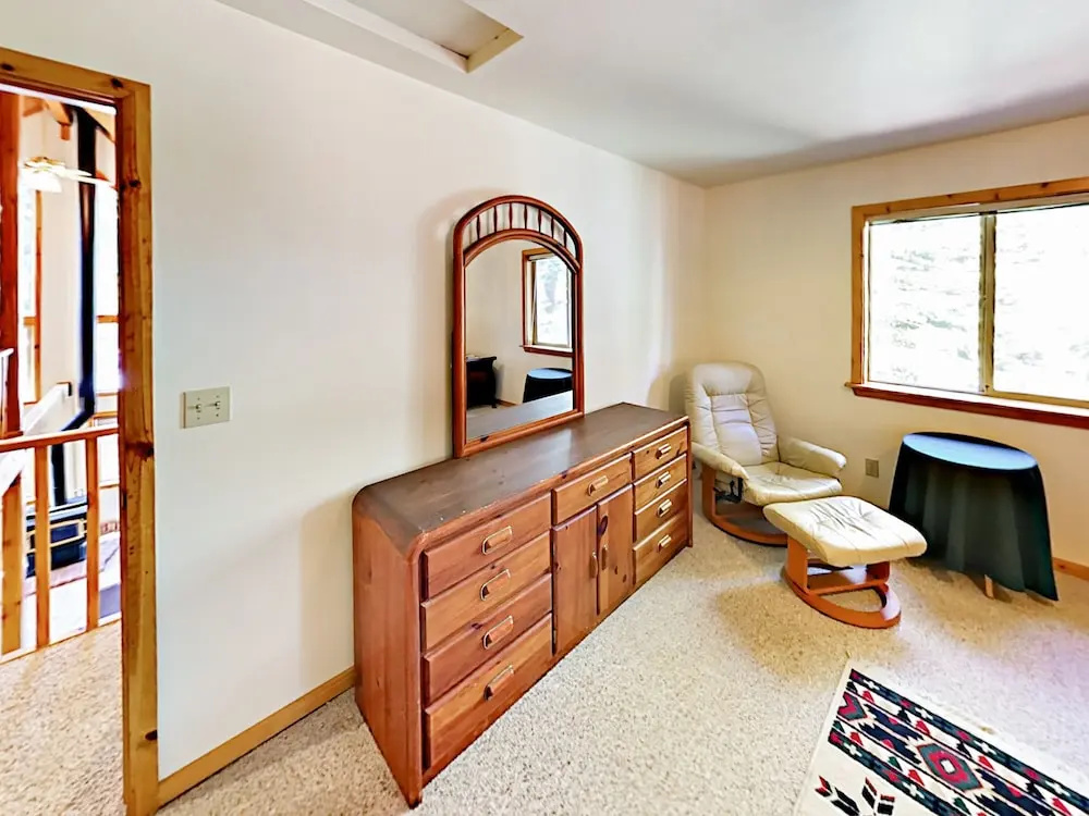 892 Evergreen Way Home 4 Bedrooms 2.5 Bathrooms Home