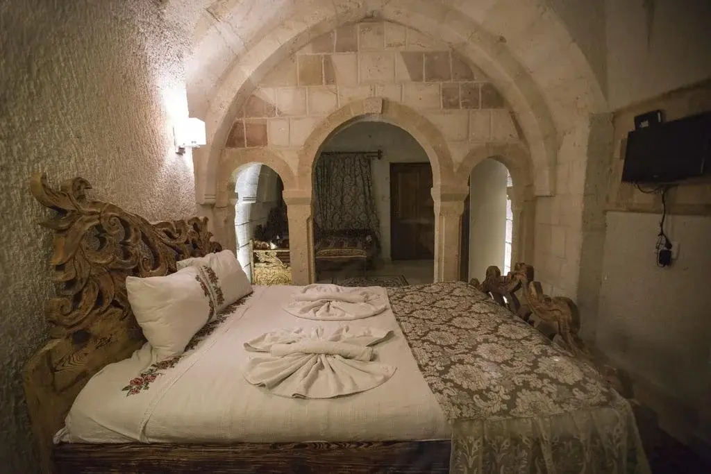 Spelunca Cave Hotel