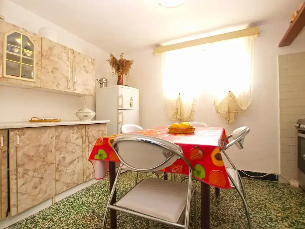 Apartment 1582
