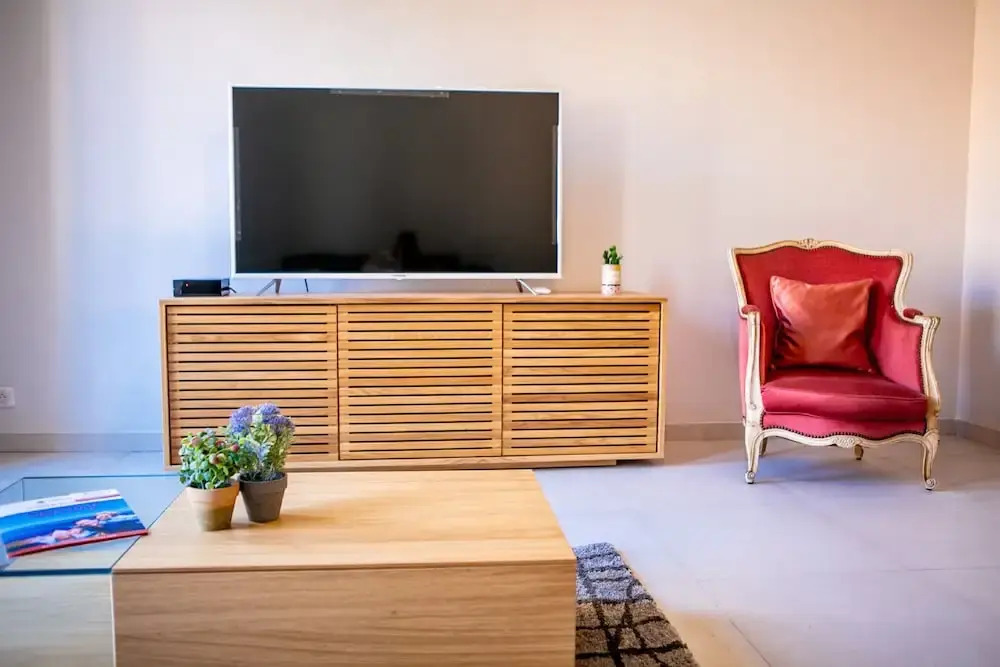 Le Williams AP4177 by Riviera holiday Homes