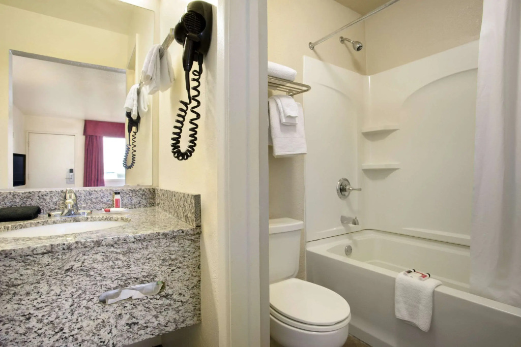 Travelodge by Wyndham Winslow
