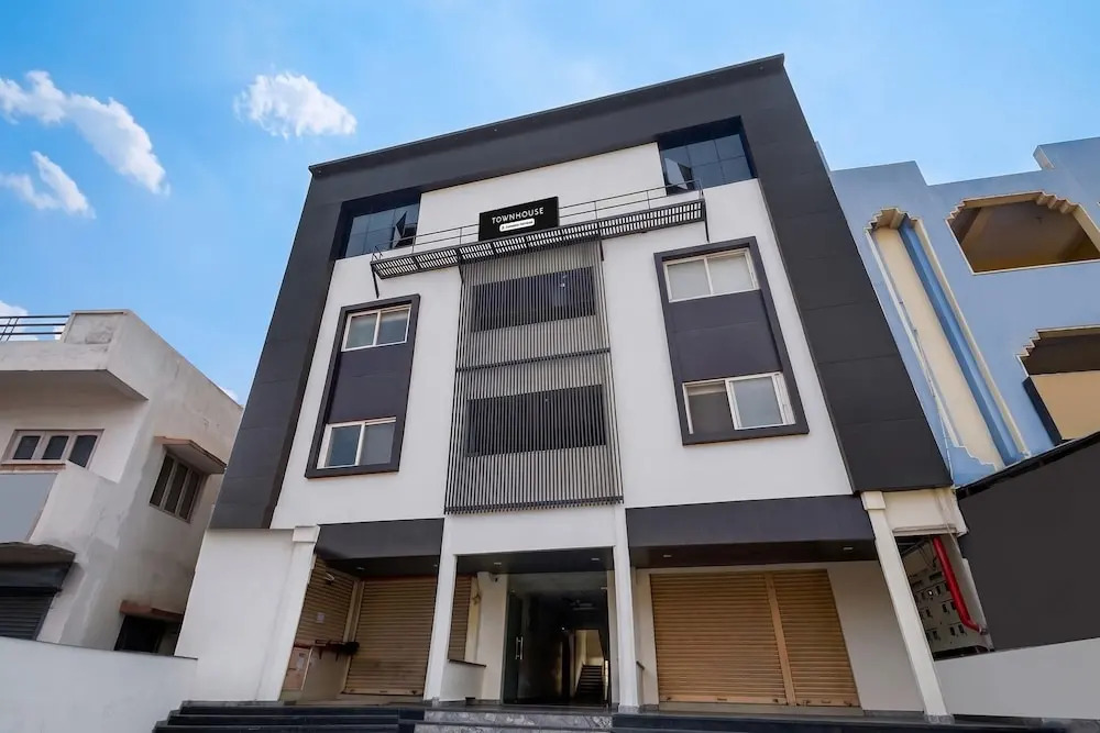 Townhouse Kurnool Bus Terminal